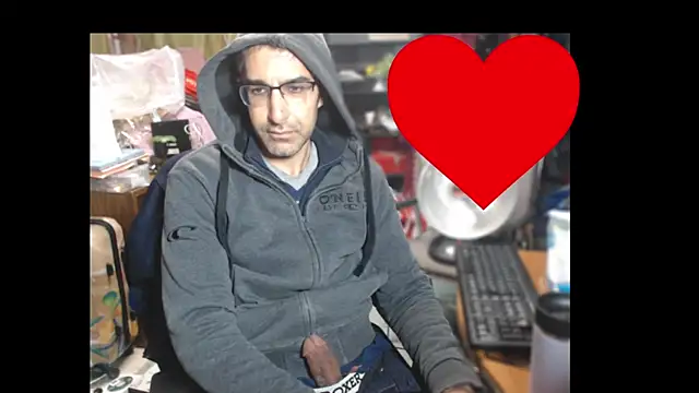 Snapshot of Gsmile1 chatting on 01/11/26, 12:32 Gsmile1 online show from 01/11/26, 12:32