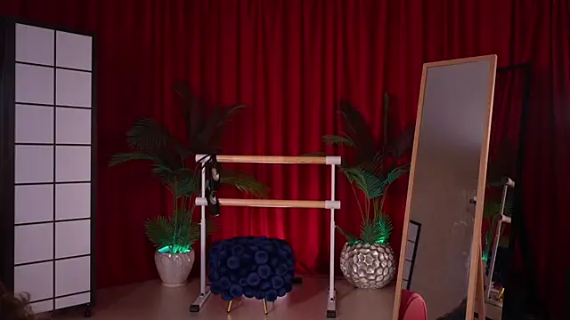 KittyCaitlin online show from 11/22/25, 12:20