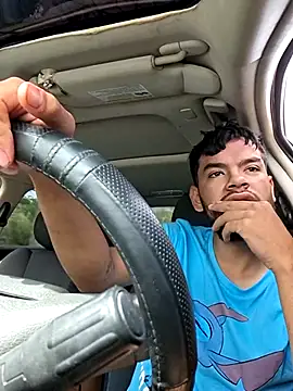 modelo38528061 online show from 04/16/26, 05:47