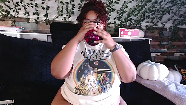 Snapshot of -khayaparker chatting on 12/02/24, 09:06 -khayaparker online show from 12/02/24, 09:06