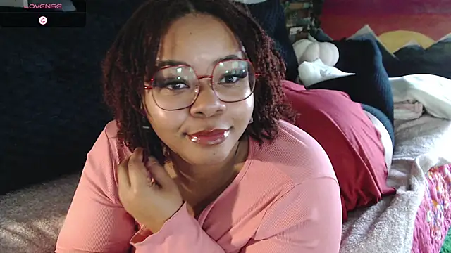 Snapshot of -khayaparker chatting on 12/27/24, 06:53 -khayaparker online show from 12/27/24, 06:53