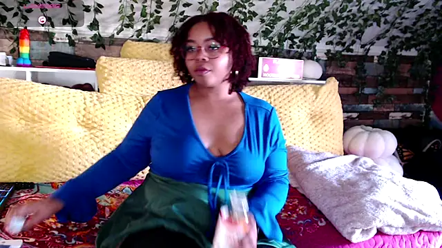 Snapshot of -khayaparker chatting on 01/03/25, 07:39 -khayaparker online show from 01/03/25, 07:39