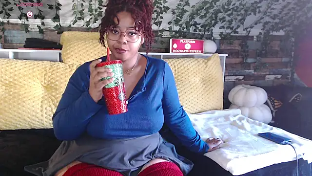 Snapshot of -khayaparker chatting on 01/07/25, 02:30 -khayaparker online show from 01/07/25, 02:30