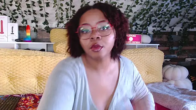 Snapshot of -khayaparker chatting on 01/17/25, 01:56 -khayaparker online show from 01/17/25, 01:56