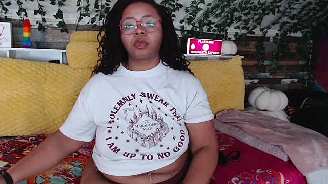 Snapshot of -khayaparker chatting on 02/09/25, 04:14 -khayaparker online show from 02/09/25, 04:14