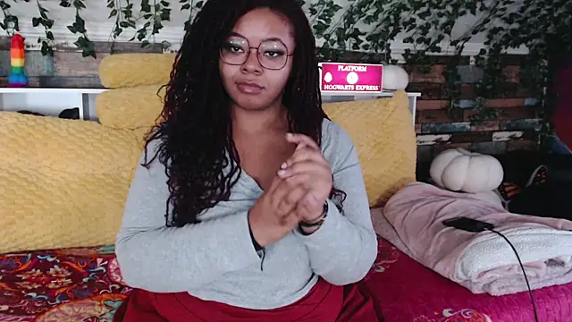 Snapshot of -khayaparker chatting on 02/10/25, 02:05 -khayaparker online show from 02/10/25, 02:05