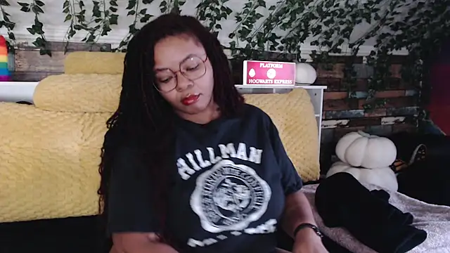 Snapshot of -khayaparker chatting on 02/11/25, 07:16 -khayaparker online show from 02/11/25, 07:16