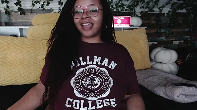 Snapshot of -khayaparker chatting on 02/12/25, 10:48 -khayaparker online show from 02/12/25, 10:48