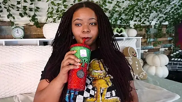 Snapshot of -khayaparker chatting on 02/27/25, 02:00 -khayaparker online show from 02/27/25, 02:00