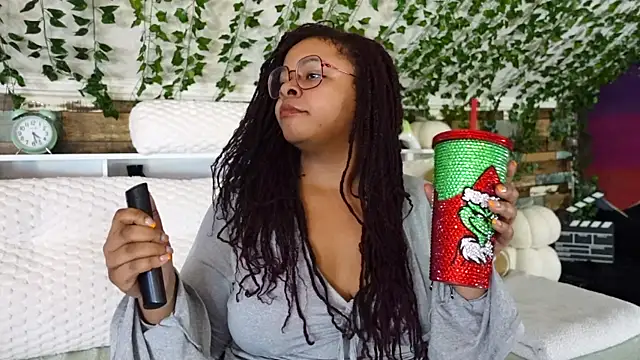 Snapshot of -khayaparker chatting on 03/01/25, 09:29 -khayaparker online show from 03/01/25, 09:29