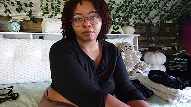 Snapshot of -khayaparker chatting on 03/03/25, 01:20 -khayaparker online show from 03/03/25, 01:20