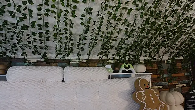 Snapshot of -khayaparker chatting on 03/09/25, 08:18 -khayaparker online show from 03/09/25, 08:18