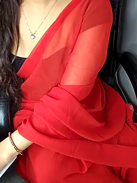 Snapshot of aliyaah_singh chatting on 05/08/26, 05:51 aliyaah singh online show from 05/08/26, 05:51