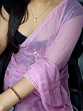 Snapshot of aliyaah_singh chatting on 05/11/26, 06:16 aliyaah singh online show from 05/11/26, 06:16