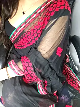 Snapshot of aliyaah_singh chatting on 05/13/26, 06:27 aliyaah singh online show from 05/13/26, 06:27
