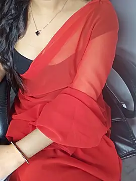 Snapshot of aliyaah_singh chatting on 05/18/26, 06:14 aliyaah singh online show from 05/18/26, 06:14