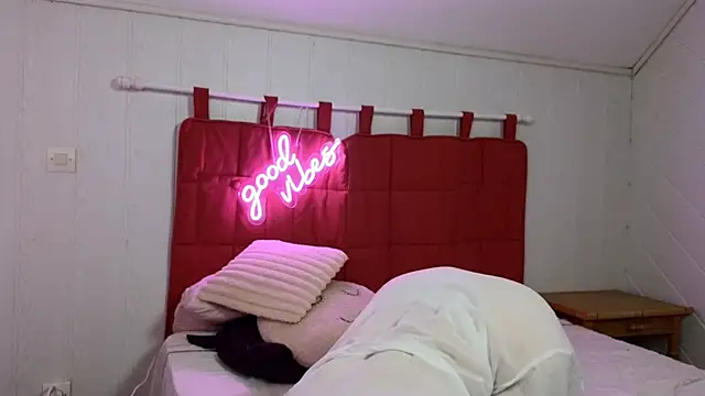 Snapshot of TiffanyDollxxx chatting on 10/08/25, 08:50 TiffanyDollxxx online show from 10/08/25, 08:50