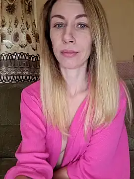 Snapshot of MissisMilk chatting on 02/17/25, 10:07 MissisMilk online show from 02/17/25, 10:07