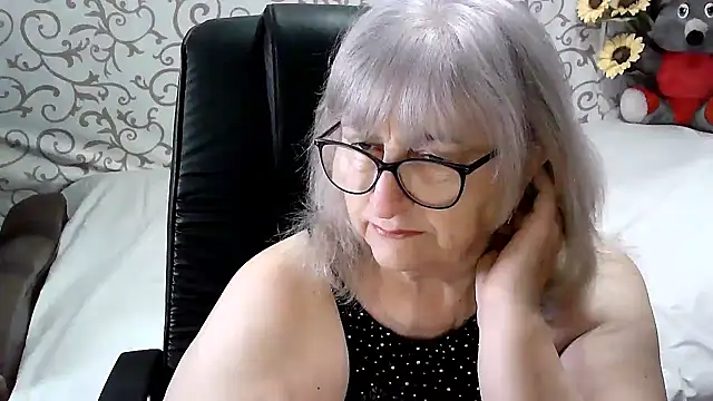 Snapshot of LolkaAlyss chatting on 02/17/25, 08:41 LolkaAlyss online show from 02/17/25, 08:41
