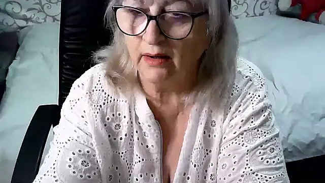 Snapshot of LolkaAlyss chatting on 02/19/25, 05:16 LolkaAlyss online show from 02/19/25, 05:16