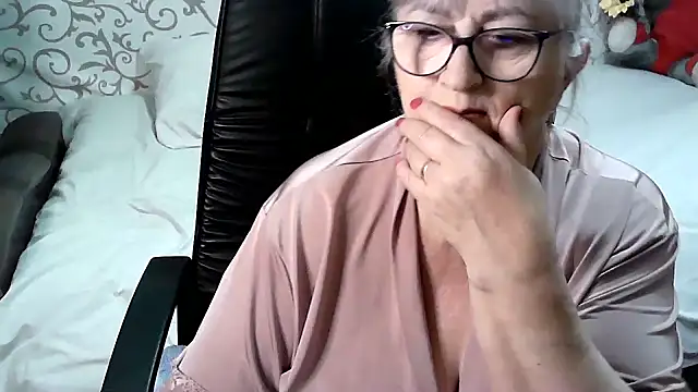 Snapshot of LolkaAlyss chatting on 02/20/25, 06:57 LolkaAlyss online show from 02/20/25, 06:57