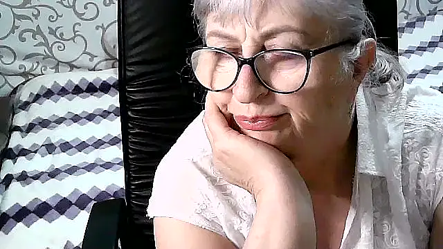 Snapshot of LolkaAlyss chatting on 03/15/25, 09:49 LolkaAlyss online show from 03/15/25, 09:49