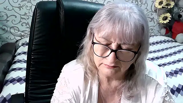 Snapshot of LolkaAlyss chatting on 03/17/25, 12:30 LolkaAlyss online show from 03/17/25, 12:30