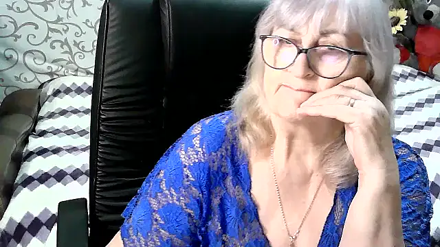 Snapshot of LolkaAlyss chatting on 03/18/25, 02:36 LolkaAlyss online show from 03/18/25, 02:36