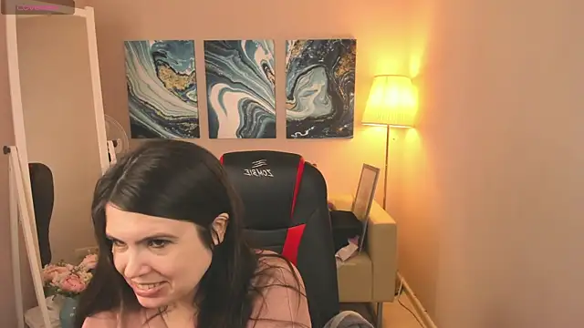 Snapshot of BattyMoll chatting on 01/28/25, 10:45 BattyMoll online show from 01/28/25, 10:45