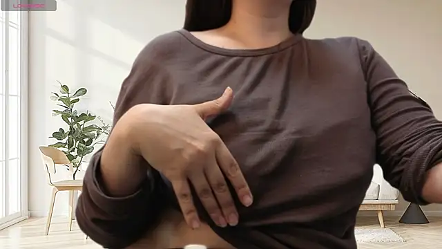 Snapshot of BattyMoll chatting on 10/30/25, 03:24 BattyMoll online show from 10/30/25, 03:24