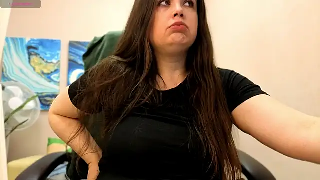 Snapshot of BattyMoll chatting on 12/04/25, 08:50 BattyMoll online show from 12/04/25, 08:50