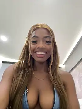 Snapshot of Vane_Rossee chatting on 02/08/25, 12:38 Vane Rossee online show from 02/08/25, 12:38