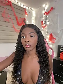 Snapshot of Vane_Rossee chatting on 10/15/25, 11:27 Vane Rossee online show from 10/15/25, 11:27