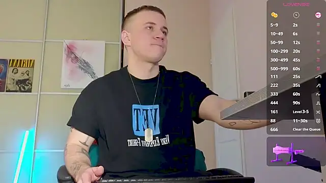 Snapshot of Ethan_and_mike chatting on 10/22/25, 11:43 Ethan and mike online show from 10/22/25, 11:43