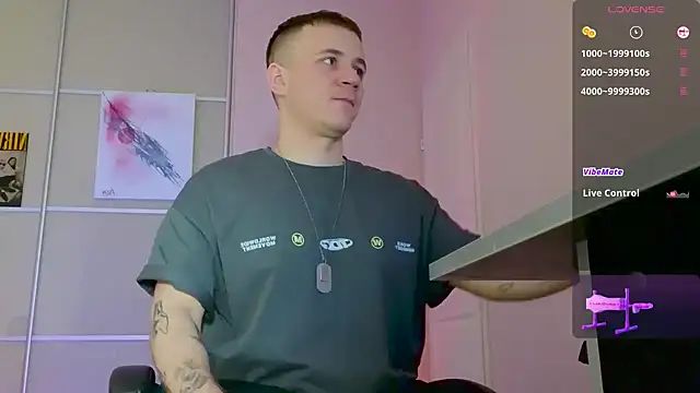 Snapshot of Ethan_and_mike chatting on 11/06/25, 11:00 Ethan and mike online show from 11/06/25, 11:00