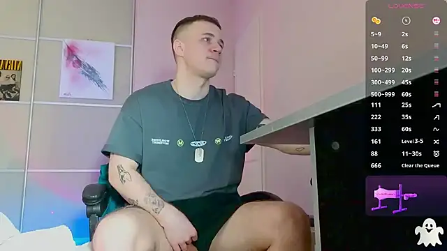 Snapshot of Ethan_and_mike chatting on 11/19/25, 11:10 Ethan and mike online show from 11/19/25, 11:10