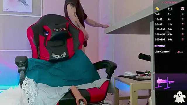 Snapshot of Ethan_and_mike chatting on 11/22/25, 11:42 Ethan and mike online show from 11/22/25, 11:42