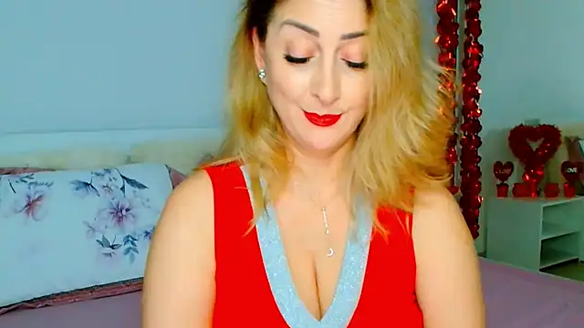 Snapshot of Tyana40 chatting on 02/17/25, 05:36 Tyana40 online show from 02/17/25, 05:36