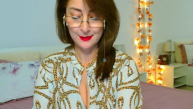 Snapshot of Tyana40 chatting on 11/10/25, 07:18 Tyana40 online show from 11/10/25, 07:18