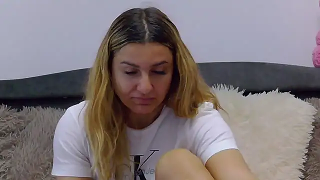 NicolePlay online show from 04/17/26, 04:59