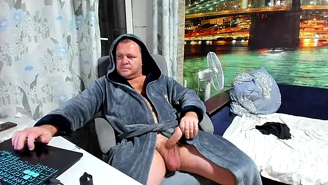 Snapshot of xxrokixxx chatting on 01/09/25, 03:55 xxrokixxx online show from 01/09/25, 03:55