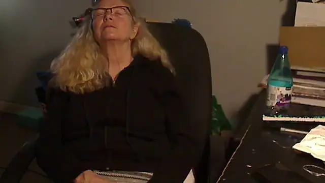 Snapshot of XTRAHORNYONE chatting on 02/22/25, 02:50 XTRAHORNYONE online show from 02/22/25, 02:50