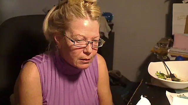 Snapshot of XTRAHORNYONE chatting on 03/14/25, 01:05 XTRAHORNYONE online show from 03/14/25, 01:05