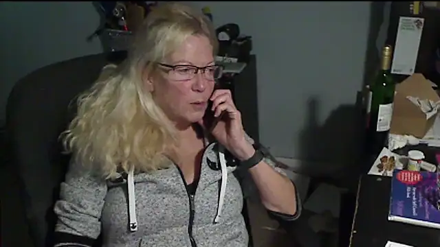 XTRAHORNYONE online show from 11/26/25, 03:40