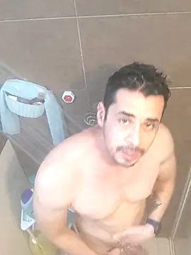 Snapshot of towers_j chatting on 02/18/25, 06:47 towers j online show from 02/18/25, 06:47