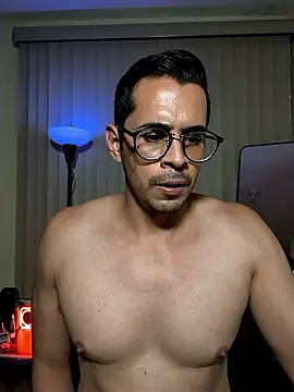 Snapshot of towers_j chatting on 09/09/25, 03:06 towers j online show from 09/09/25, 03:06