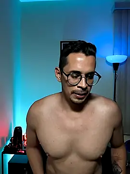 Snapshot of towers_j chatting on 10/17/25, 03:10 towers j online show from 10/17/25, 03:10