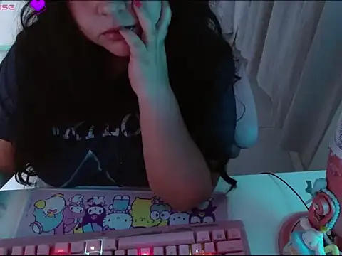 Snapshot of KittyK3 chatting on 09/09/25, 03:50 KittyK3 online show from 09/09/25, 03:50