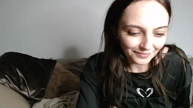 Snapshot of Katze22 chatting on 12/11/24, 03:15 Katze22 online show from 12/11/24, 03:15