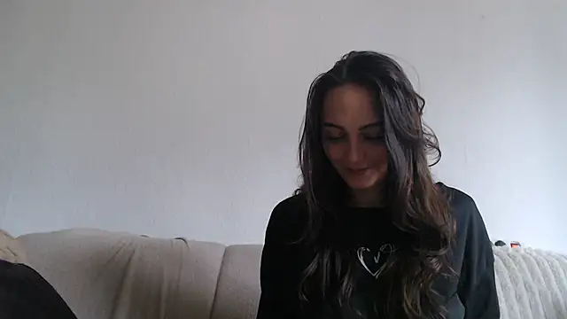 Snapshot of Katze22 chatting on 12/18/24, 10:30 Katze22 online show from 12/18/24, 10:30